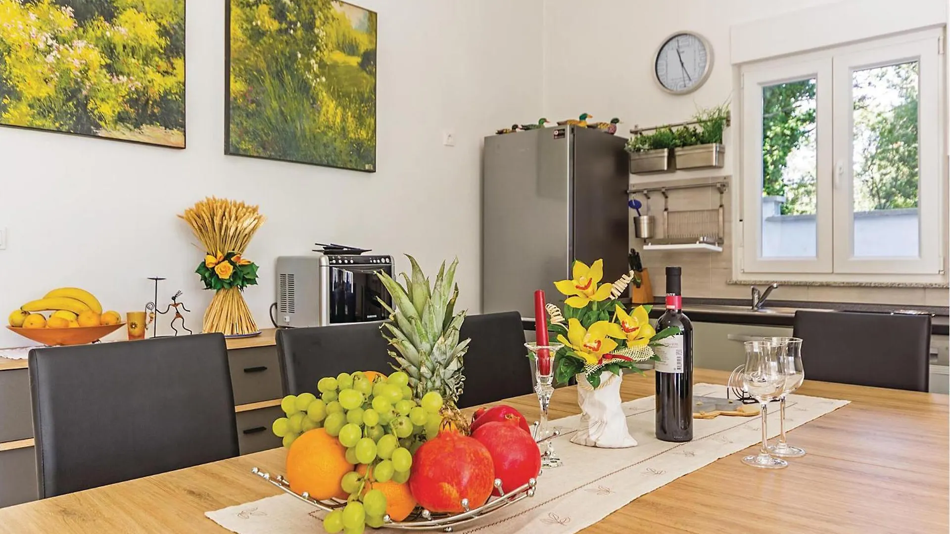 Beautiful Home In Liznjan With Kitchen Holiday home