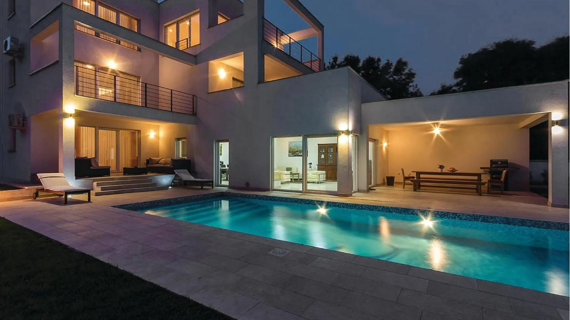 Beautiful Home In Liznjan With Kitchen 0*,  Croatia