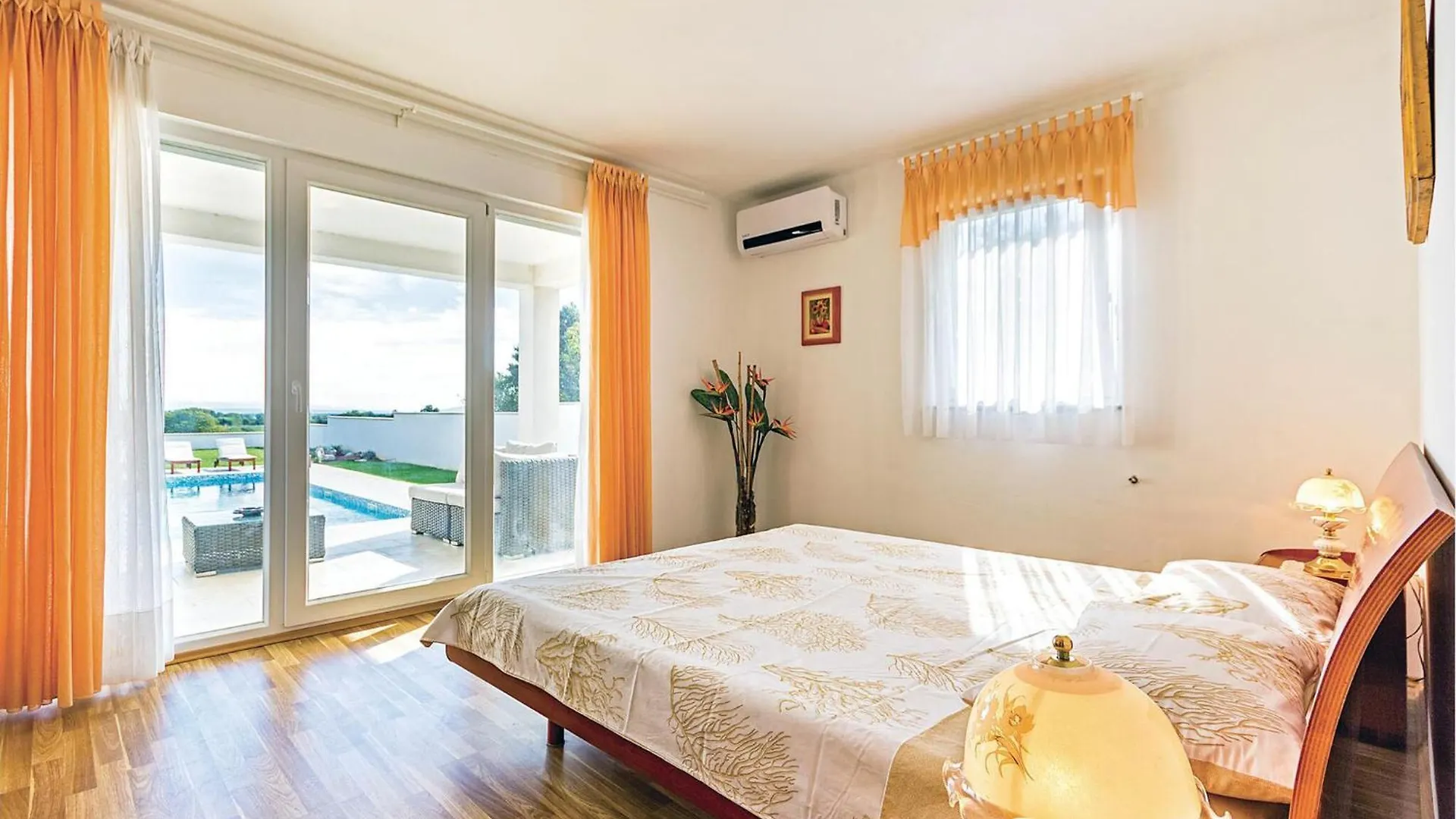 Beautiful Home In Liznjan With Kitchen Holiday home